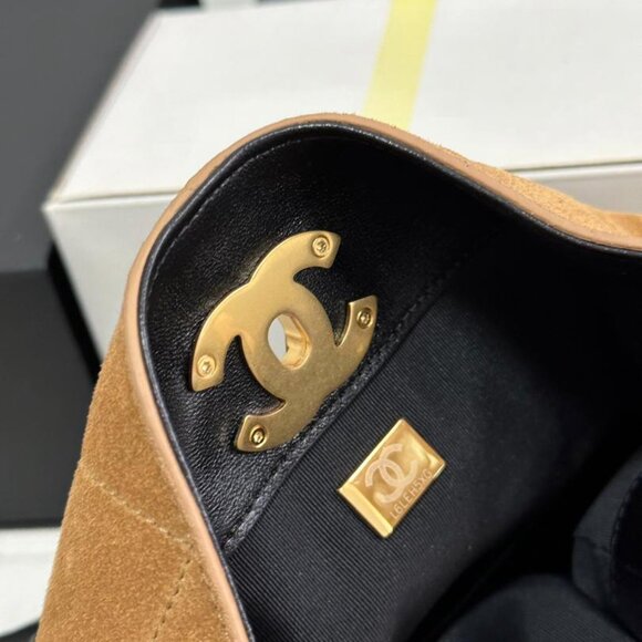 Brown Suede & Black Lambskin Hobo – Timeless Parisian-Inspired Style - Picture 6 of 6